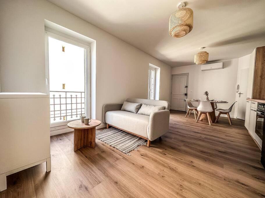 T2 Le Miredames Apartment กัสทร์ ภายนอก รูปภาพ